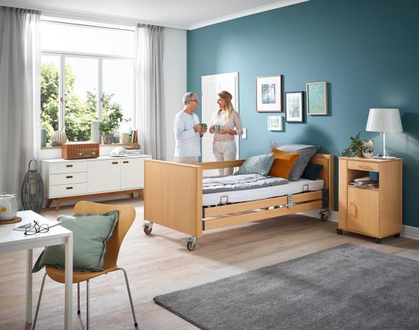Pflegebett DALI mit Holzhaube und Bluetoothhandschalter